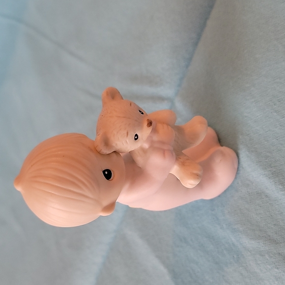 Vintage Precious Moments "Jesus Loves Me" E-9278 - Picture 2 of 5